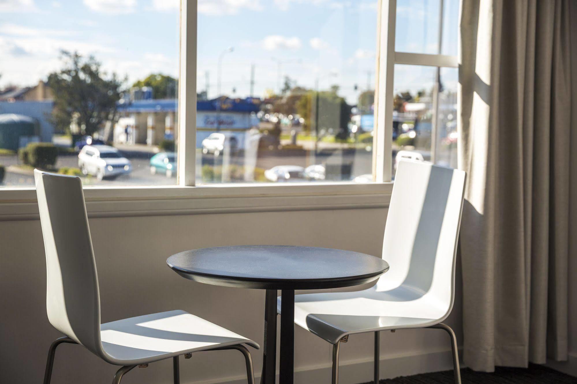 Nightcap At Waltzing Matilda Hotel Springvale Extérieur photo