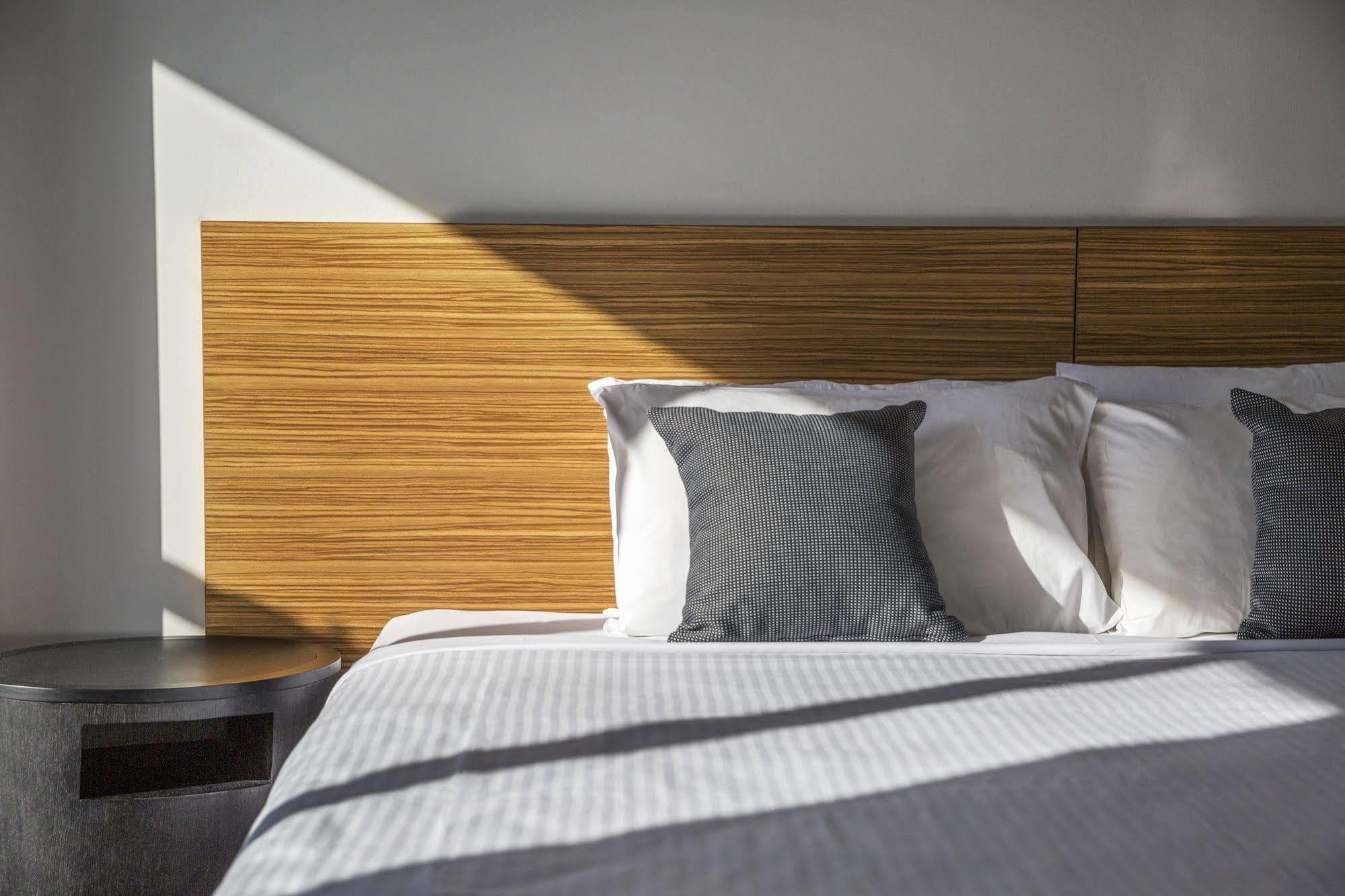 Nightcap At Waltzing Matilda Hotel Springvale Extérieur photo