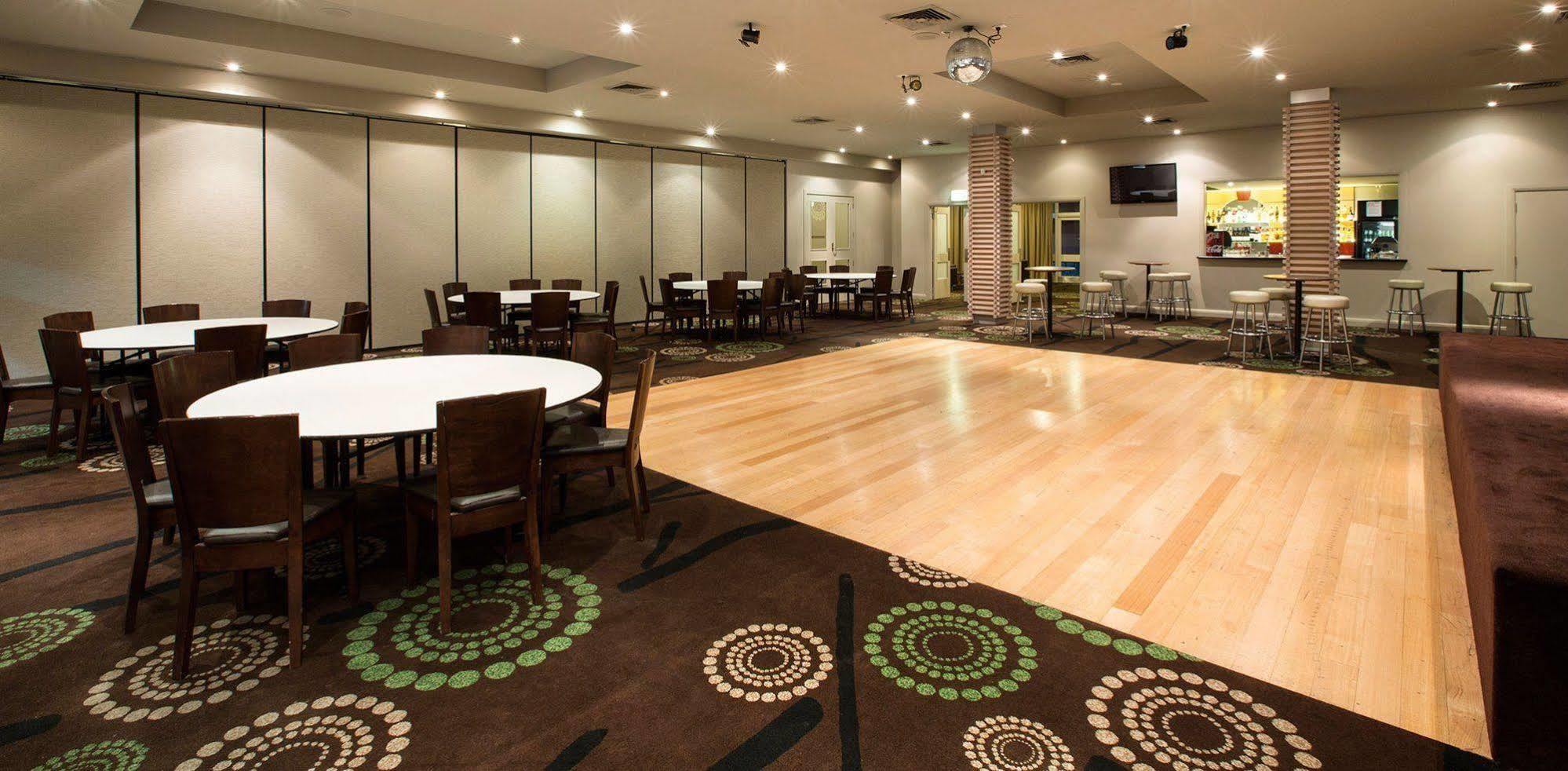 Nightcap At Waltzing Matilda Hotel Springvale Extérieur photo