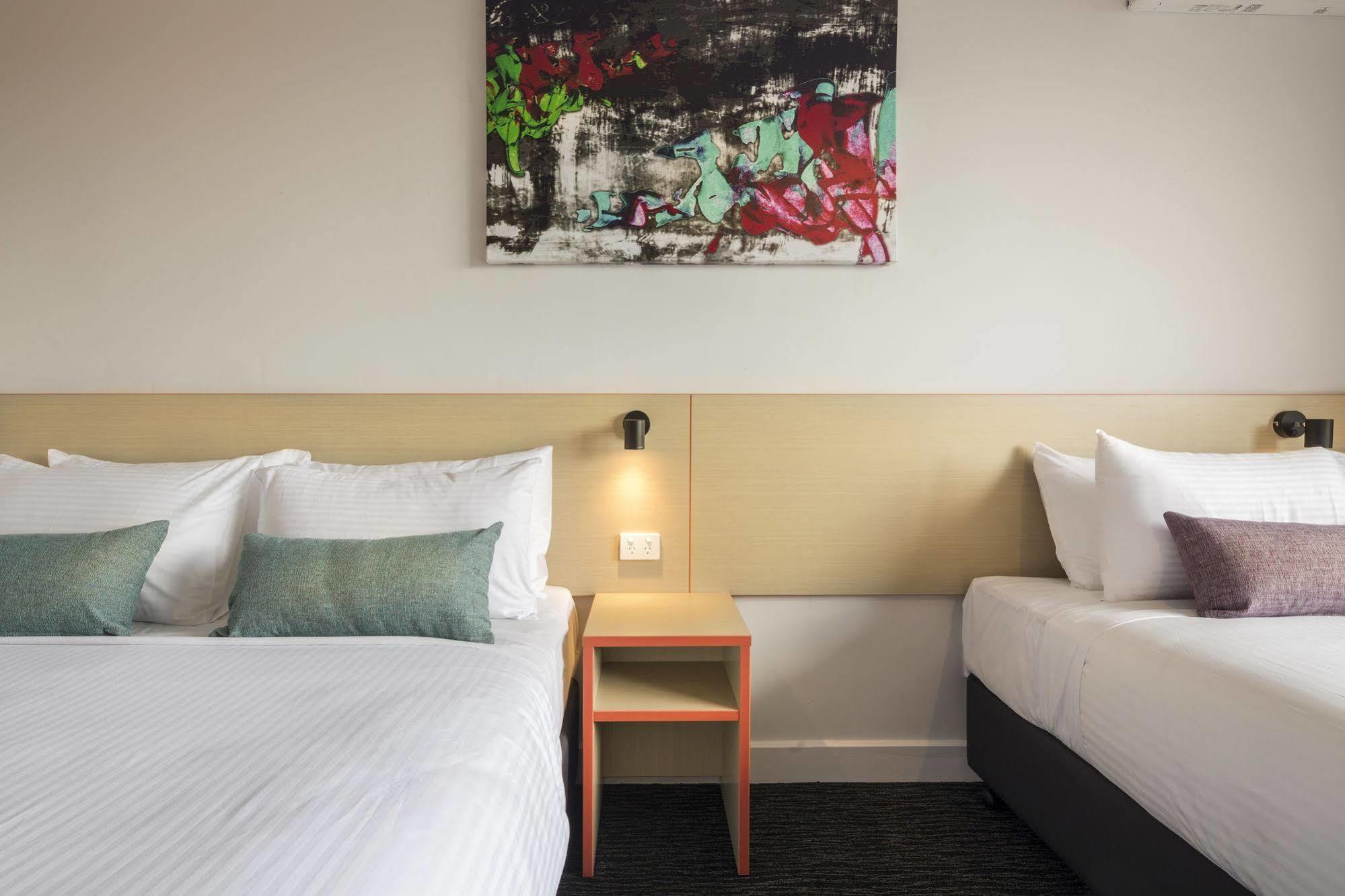 Nightcap At Waltzing Matilda Hotel Springvale Extérieur photo