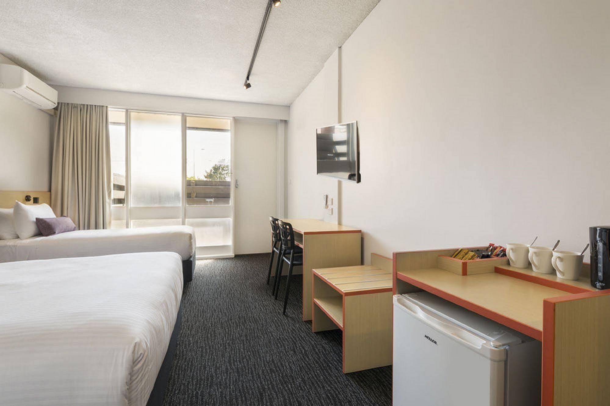 Nightcap At Waltzing Matilda Hotel Springvale Extérieur photo